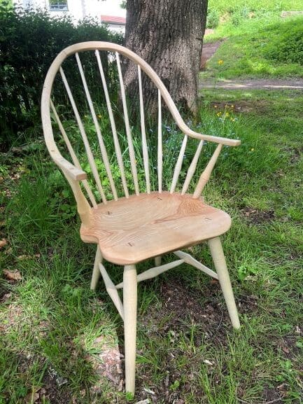 Continuous Arm Windsor Chair